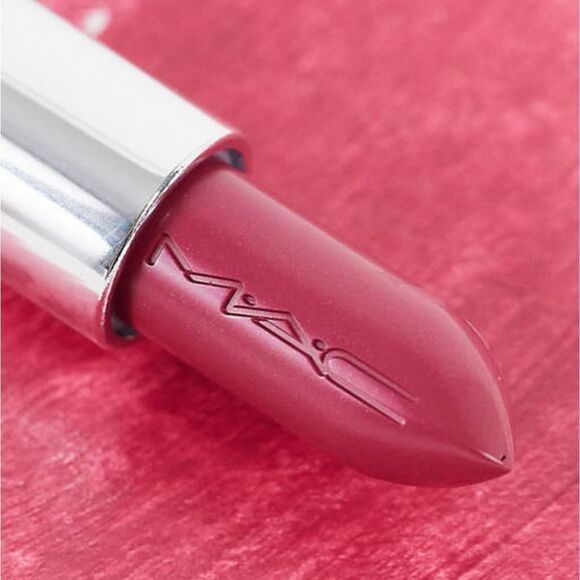 MAC Beam There Done That Lustreglass Lipstick - Picture 6 of 16